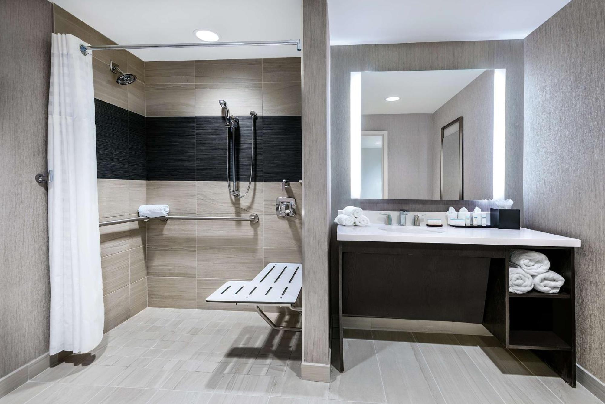 Embassy Suites By Hilton Houston West - Katy Addicks Εξωτερικό φωτογραφία